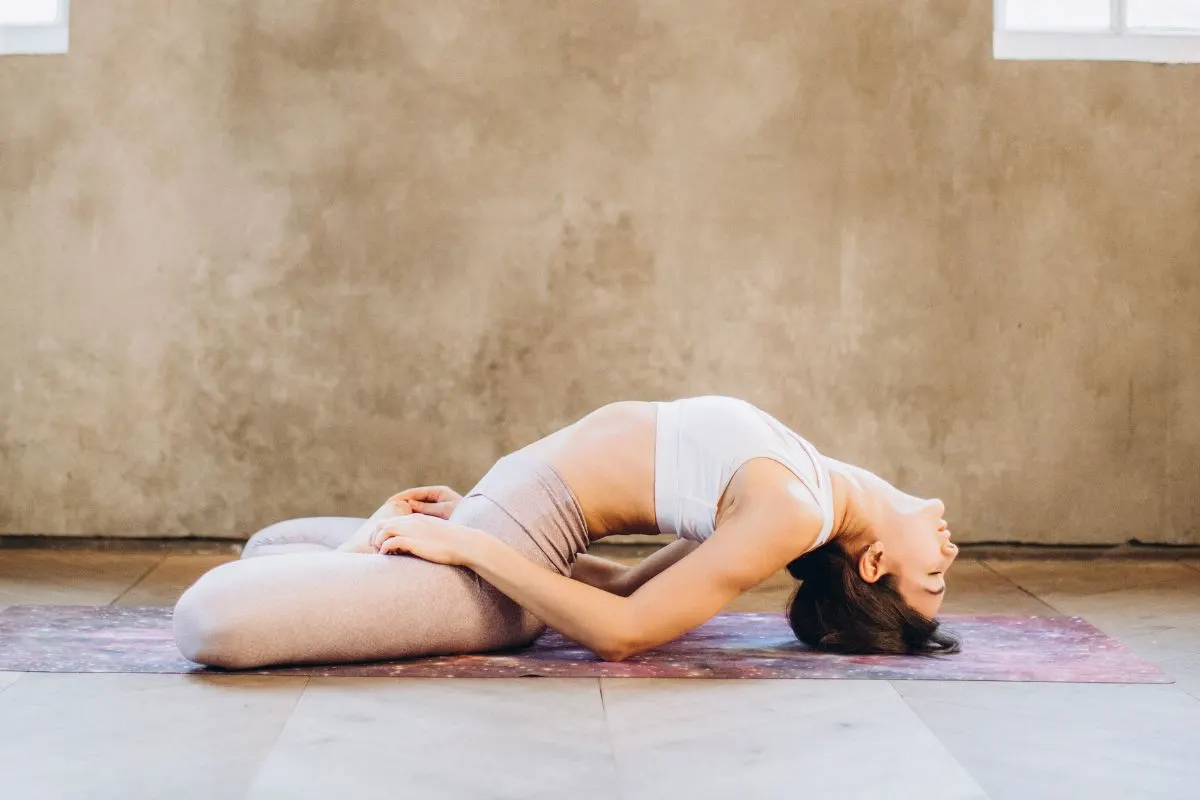 postures yoga contre stress et anxiete