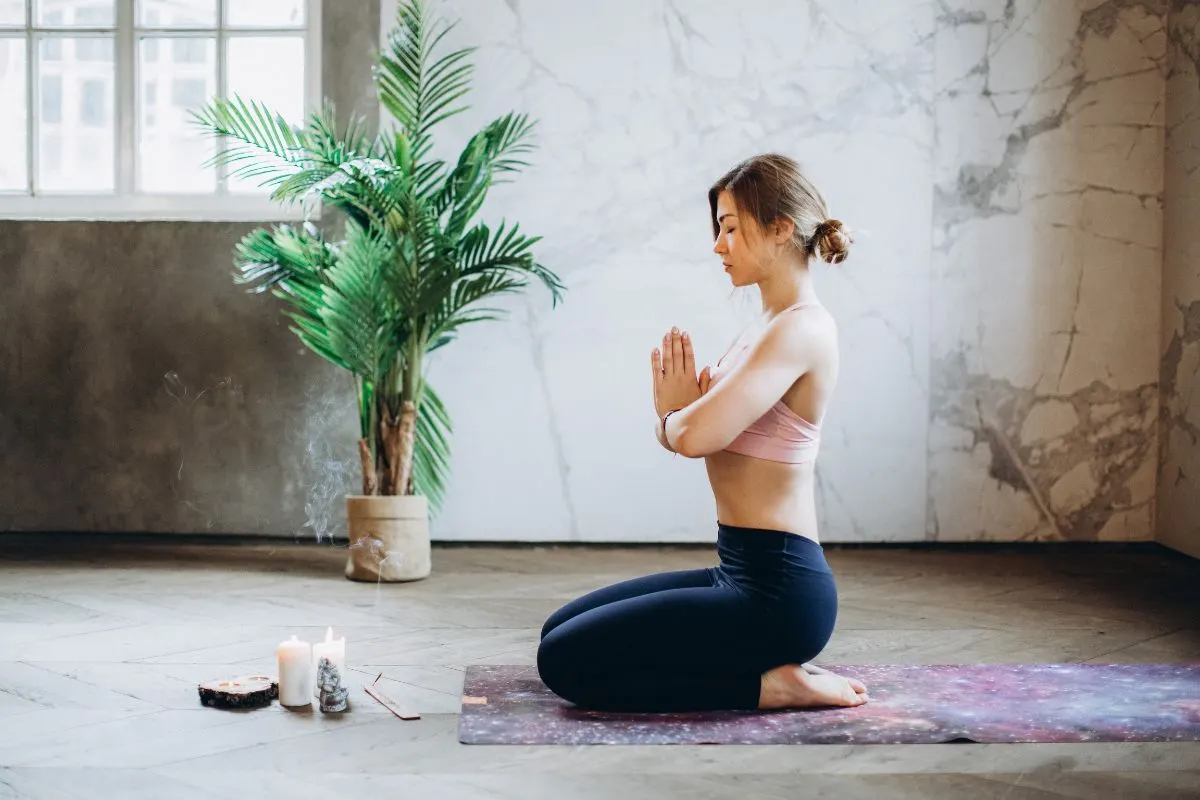 Ces 4 postures de yoga sont incontournables ! Vous devez absolument les maîtriser