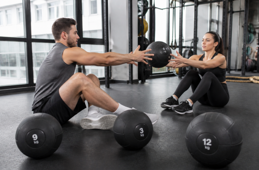 Médecine ball : utilité, utilisation et choix du poids adapté